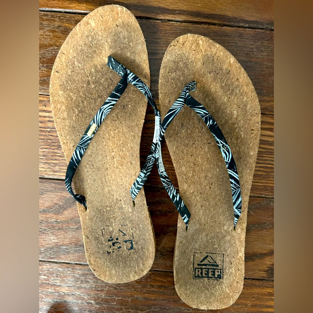 Reef Women's Black & White Flip Flops